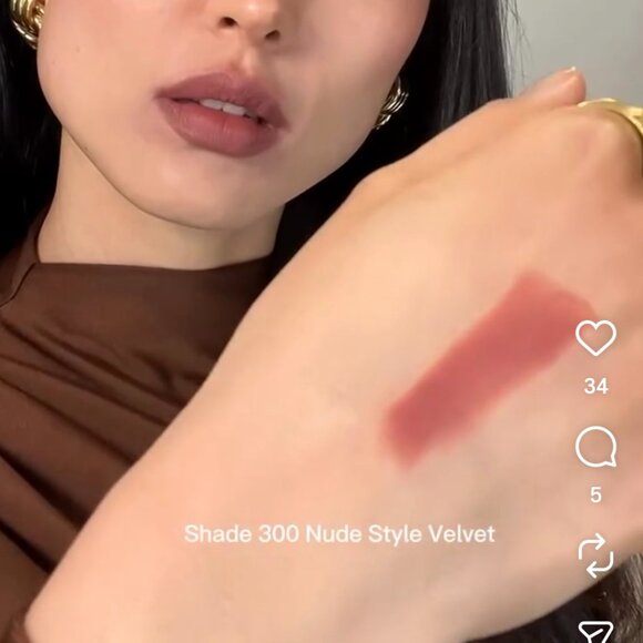 Dior Rouge Velvet Lipstick - Picture 2 of 3